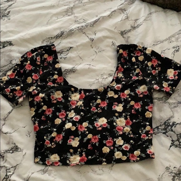 Floral crop top, lace back - Picture 1 of 2